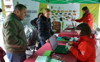 Errenteriako 6.000 familia baino gehiago ari dira jada edukiontzi marroiaren bitartez materia organikoaren gaikako bilketan parte hartzen